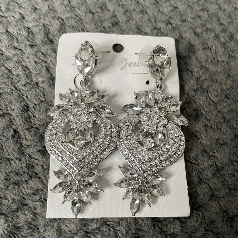 beautiful rhinestone earrings